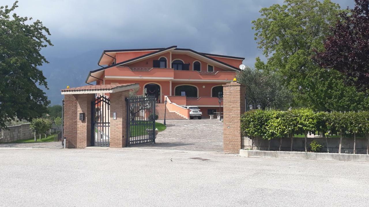 Agriturismo Carlo Cioffi Hotell Rotondi Exteriör bild